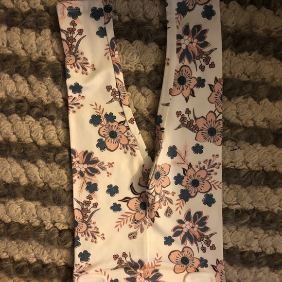 TWO 2-piece outfits - Picture 3 of 7